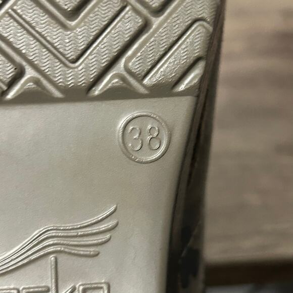 Dansko Professional Women’s Clog Nursing Shoes Size 8 Green Camo Suede - Picture 8 of 8